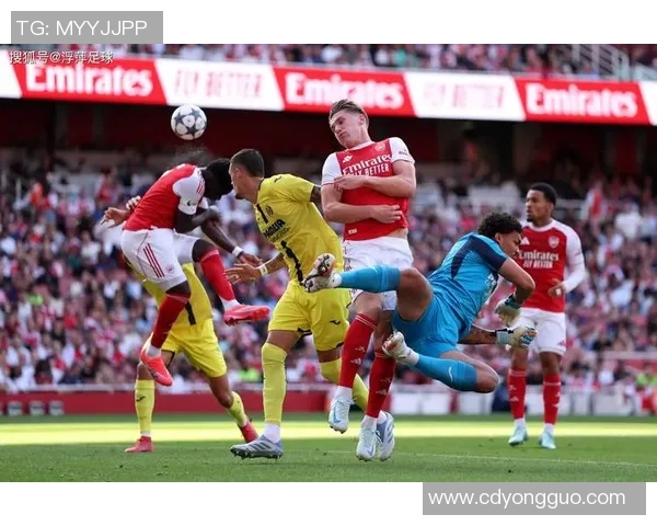 曼联与阿森纳激战正酣比分揭晓球迷热议赛后表现与战术分析 曼联与阿森纳激战正酣比分揭晓球迷热议赛后表现与战术分析