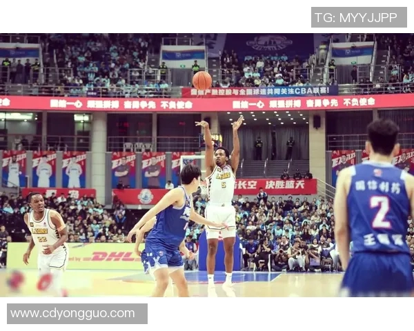 2017年CBA季后赛广厦队对阵上海队精彩回顾与赛后分析