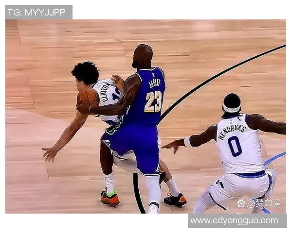 湖人对决爵士720精彩回顾球星表现与赛场亮点全解析 湖人对决爵士720精彩回顾球星表现与赛场亮点全解析